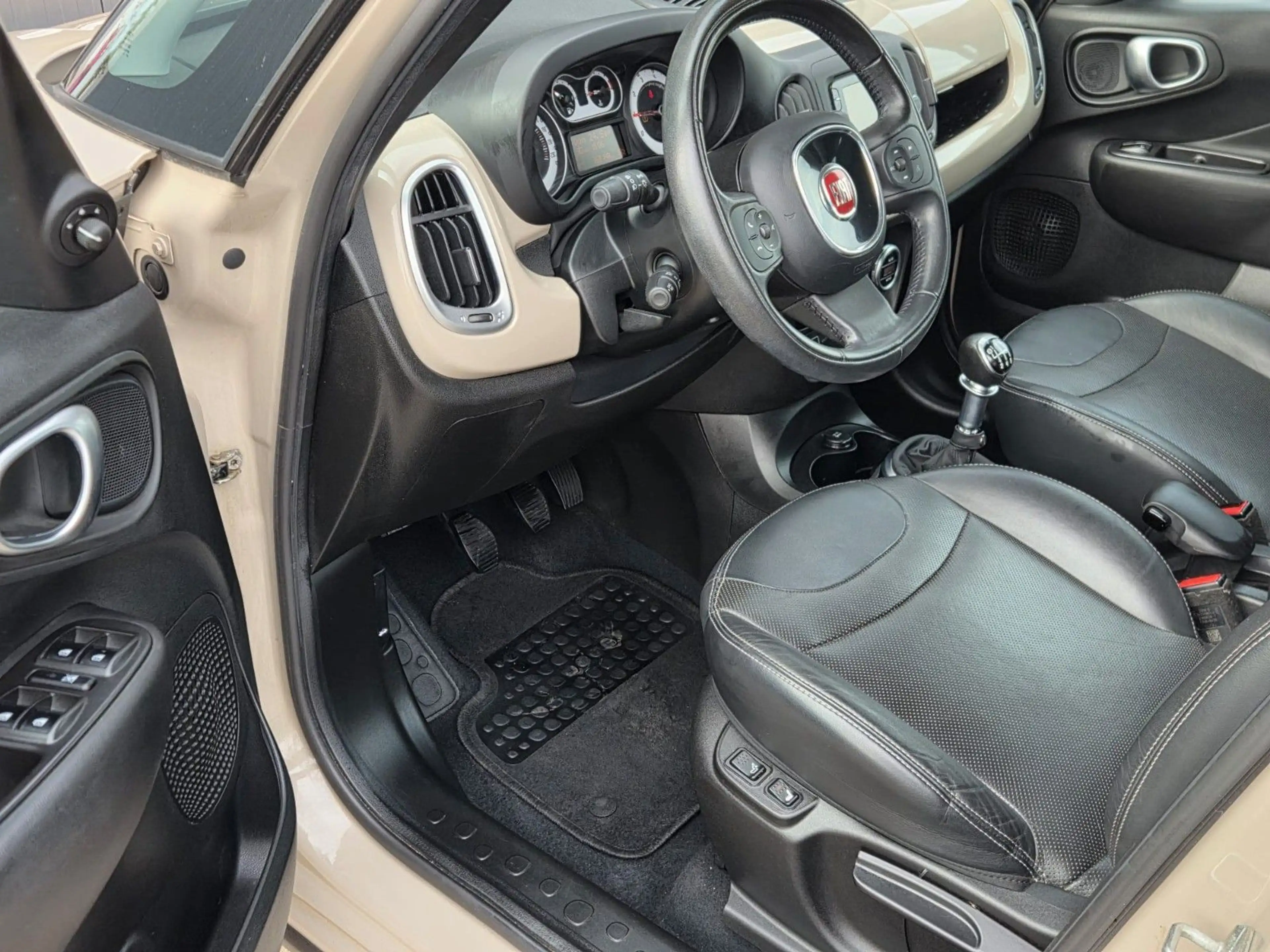 Fiat 500L Trekking 1.6 JTD/6-GANG/TEMPOM/KLIMAATM — photo 13