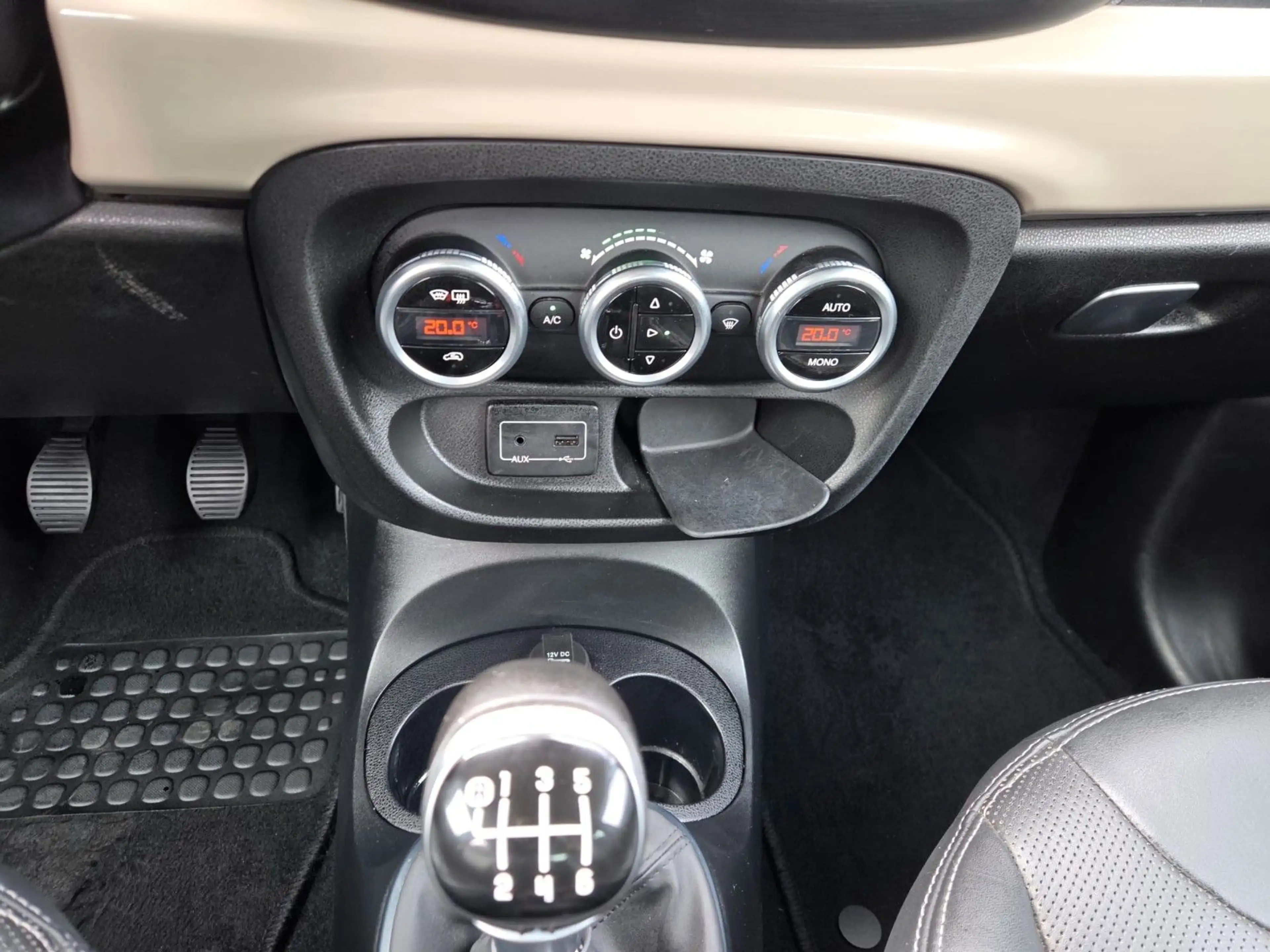 Fiat 500L Trekking 1.6 JTD/6-GANG/TEMPOM/KLIMAATM — photo 8