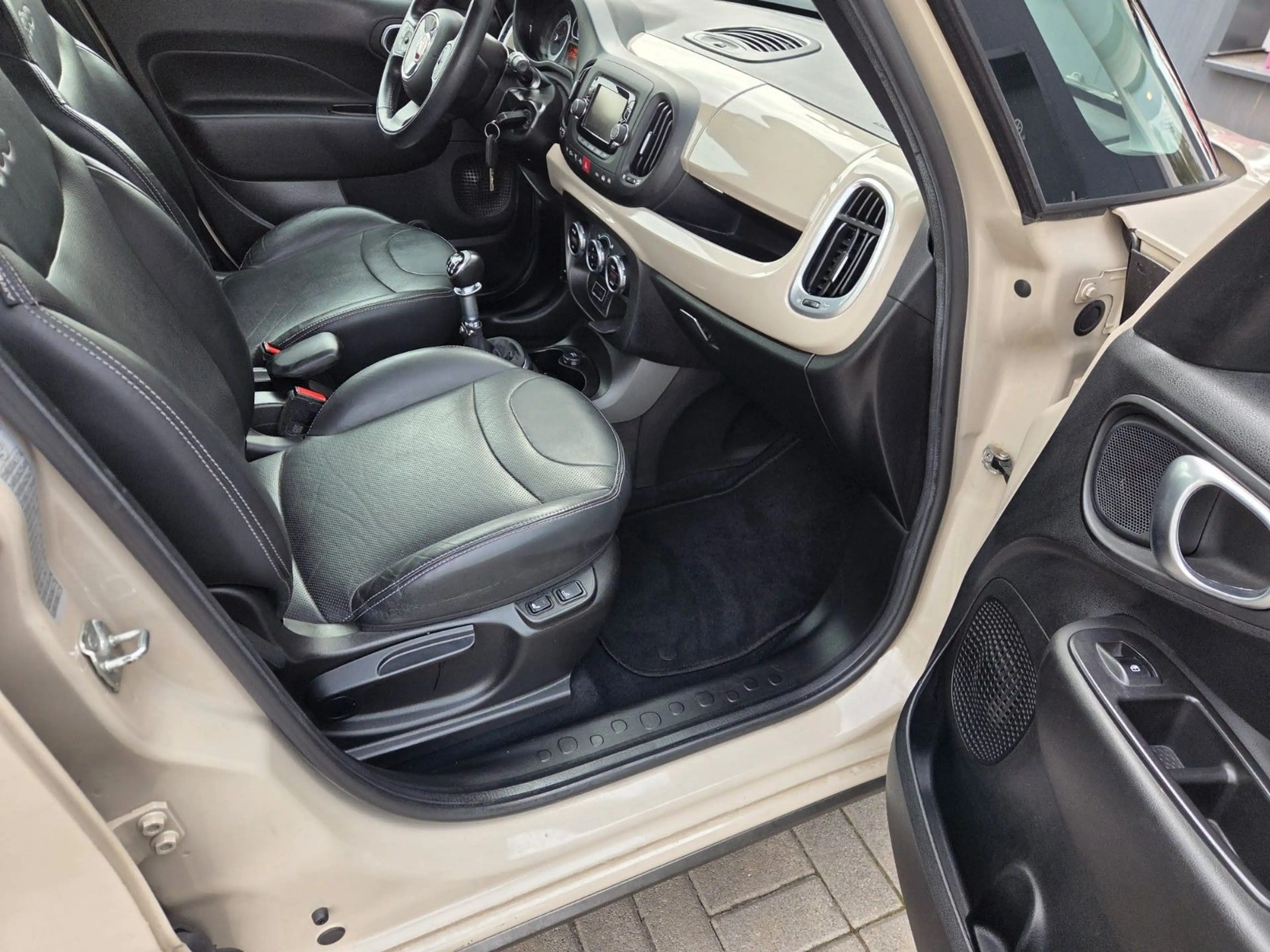 Fiat 500L Trekking 1.6 JTD/6-GANG/TEMPOM/KLIMAATM — photo 14