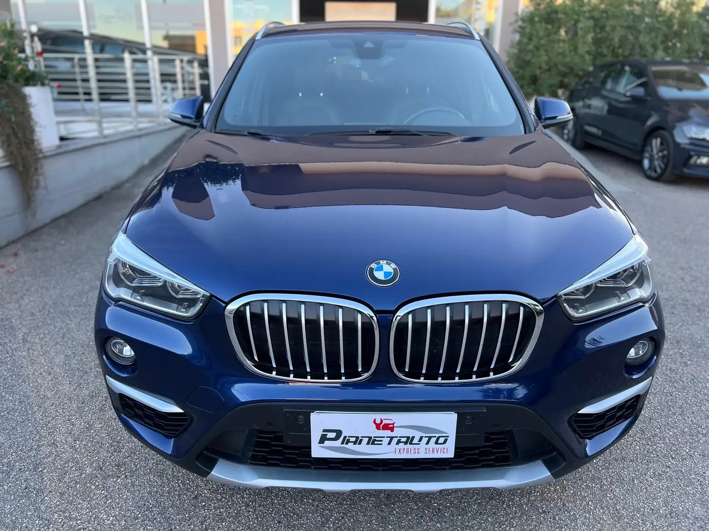 BMW X1 sdrive18d xLine AUTOM. LED/NAVI/PELLE PERFETTA Noir - 2