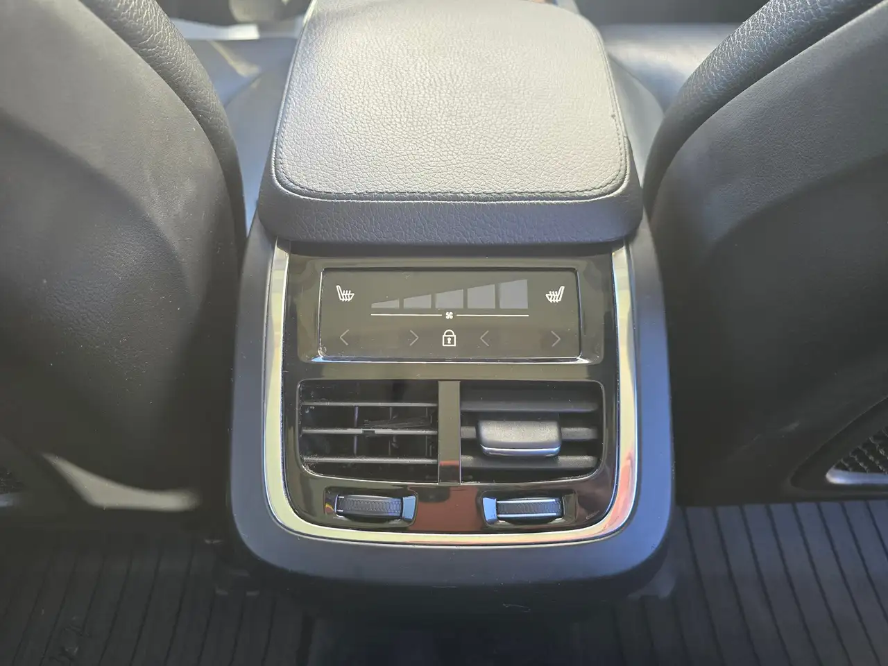 Volvo XC90 снимка Volvo XC90