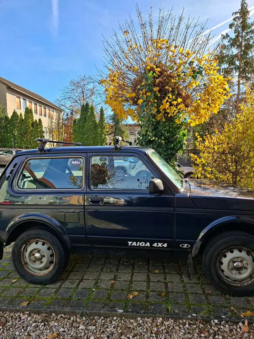 Lada 4x4 Niva Grün - 2