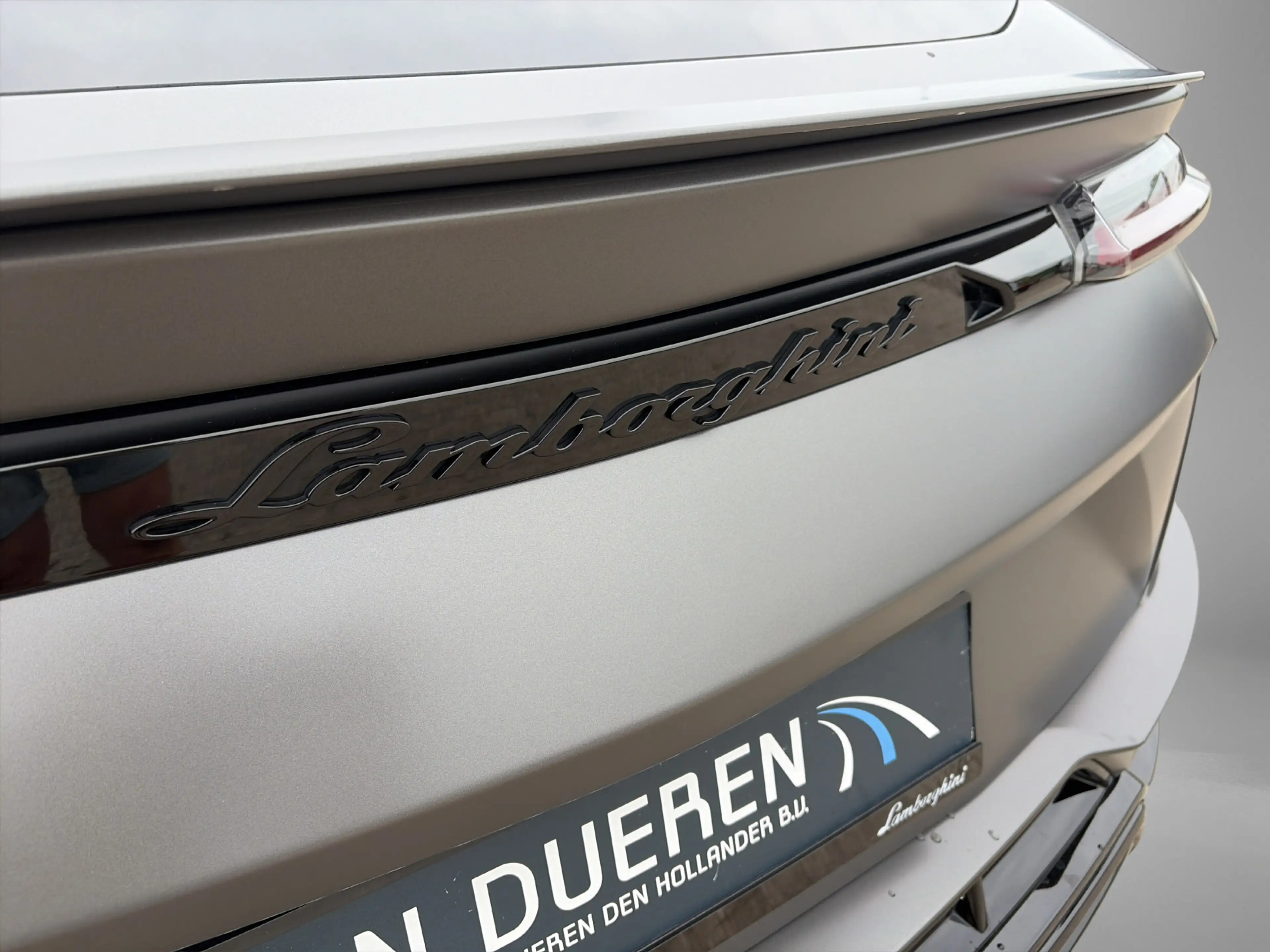 Lamborghini Urus 4.0 V8 S Full PPF, Massage, B&O 3D, 23 Inch, Grigi — photo 33