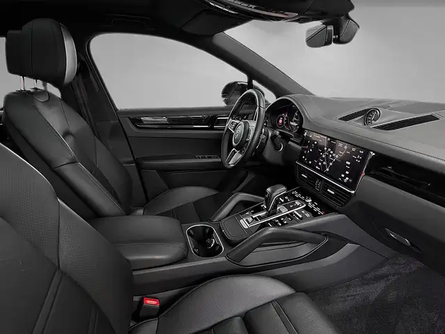 Porsche Cayenne view 8