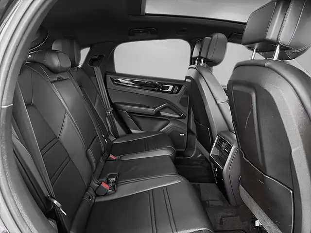 Porsche Cayenne view 17