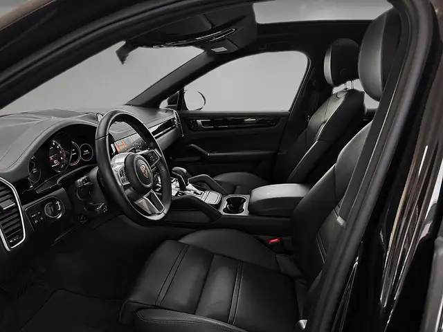 Porsche Cayenne view 7