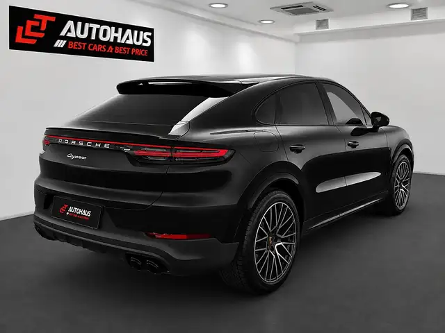 Porsche Cayenne view 6
