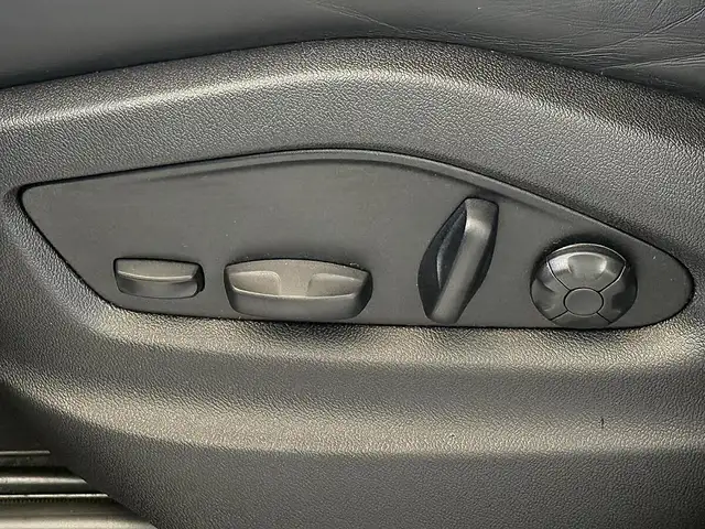 Porsche Cayenne view 23