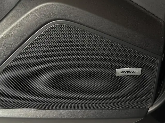 Porsche Cayenne view 27