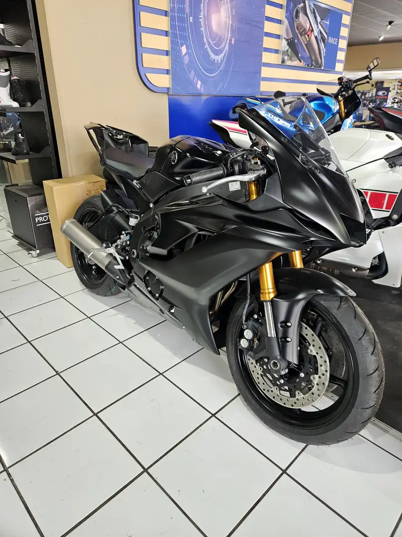 Yamaha YZF-R6 Fekete - 2