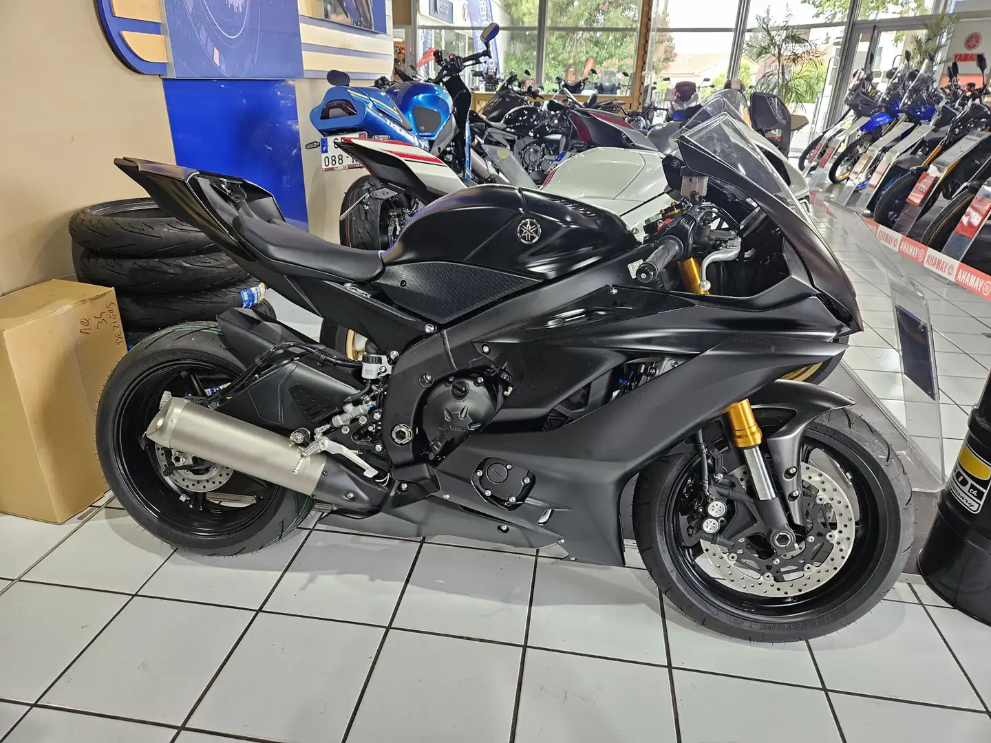 Yamaha YZF-R6 Fekete - 1