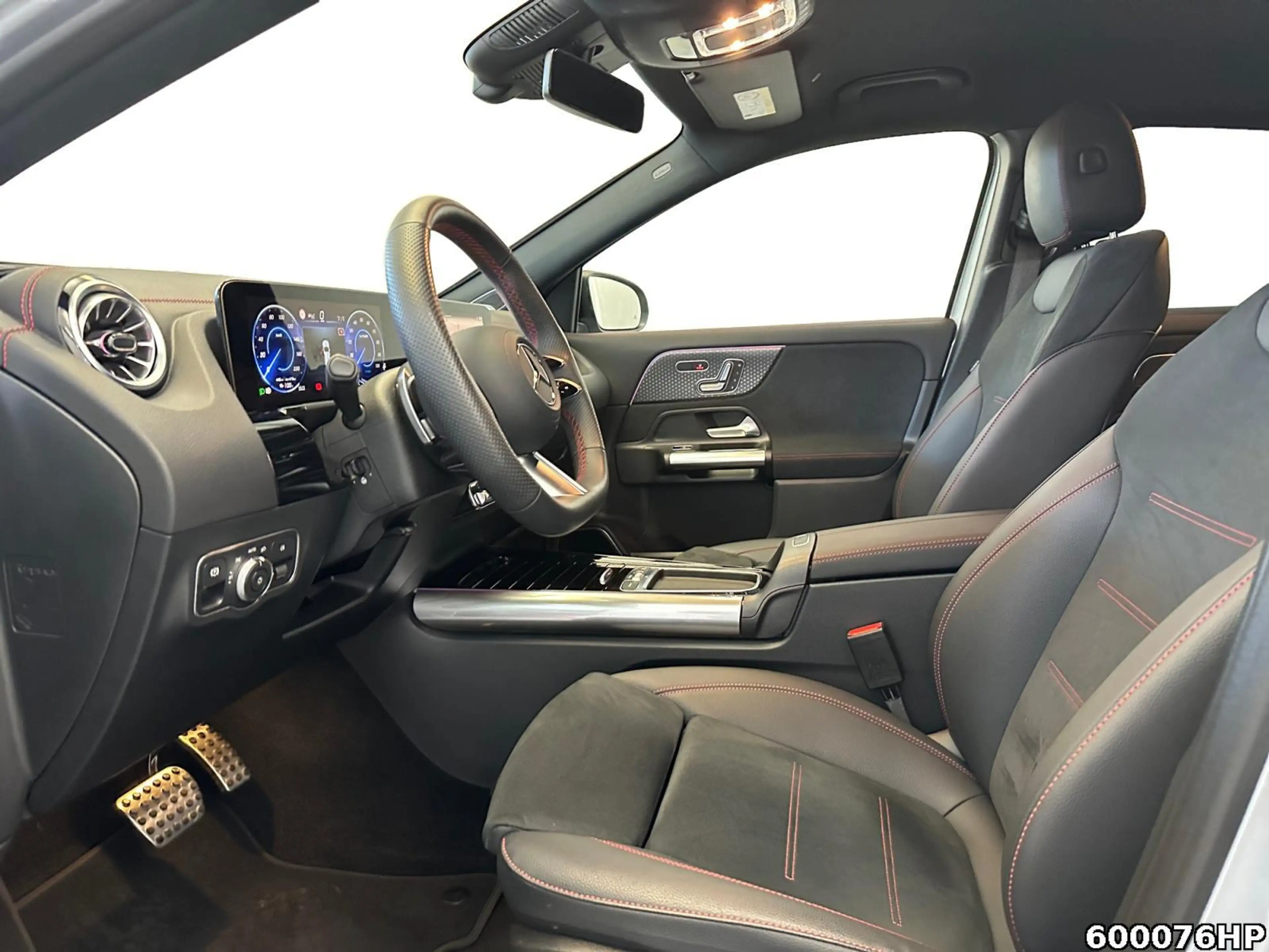 Mercedes-Benz EQA 300 4M AMG  AHK Night 360° DISTRONIC KEYLESS — photo 8