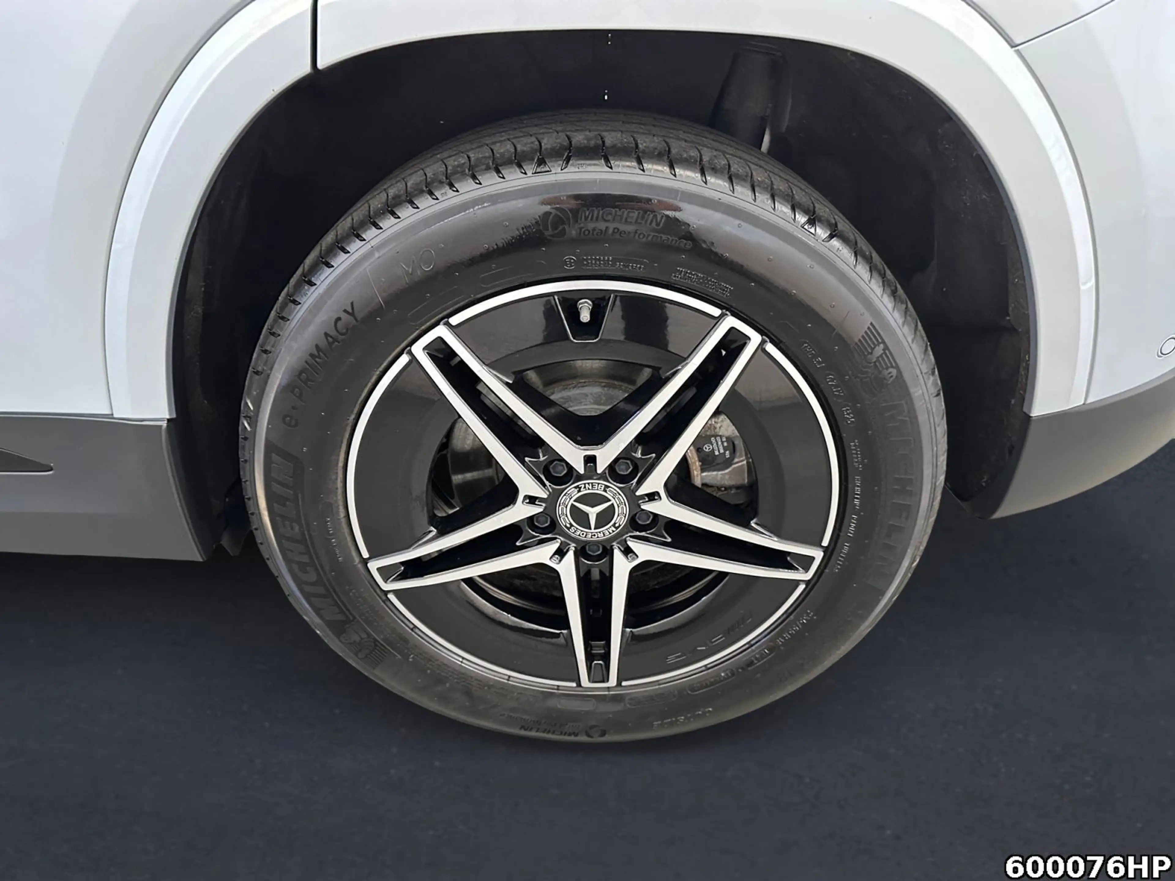 Mercedes-Benz EQA 300 4M AMG  AHK Night 360° DISTRONIC KEYLESS — photo 5