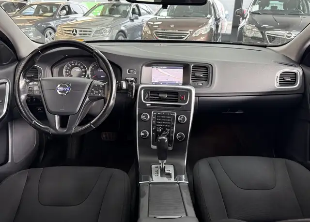 Volvo V60 view 4