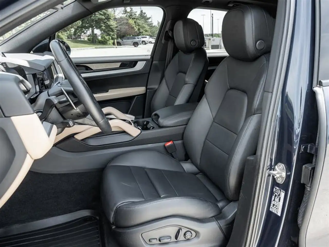 Porsche Cayenne снимка Porsche Cayenne