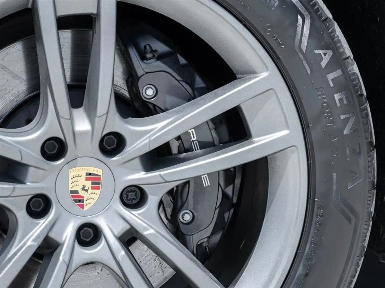 Porsche Cayenne снимка Porsche Cayenne