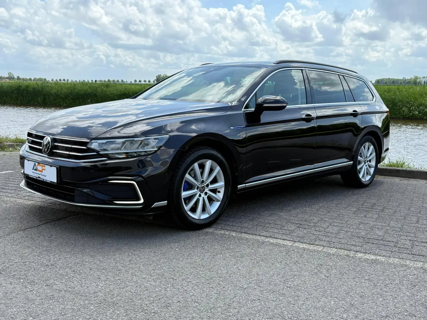 Volkswagen Passat Variant 1.4 TSI PHEV GTE Business digidash / trekhaak /ele Schwarz - 2