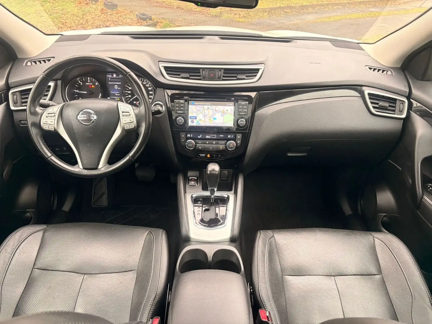 Nissan Qashqai Tekna/EU6/Automatik/Navi/Panorama/Leder Weiß - 2