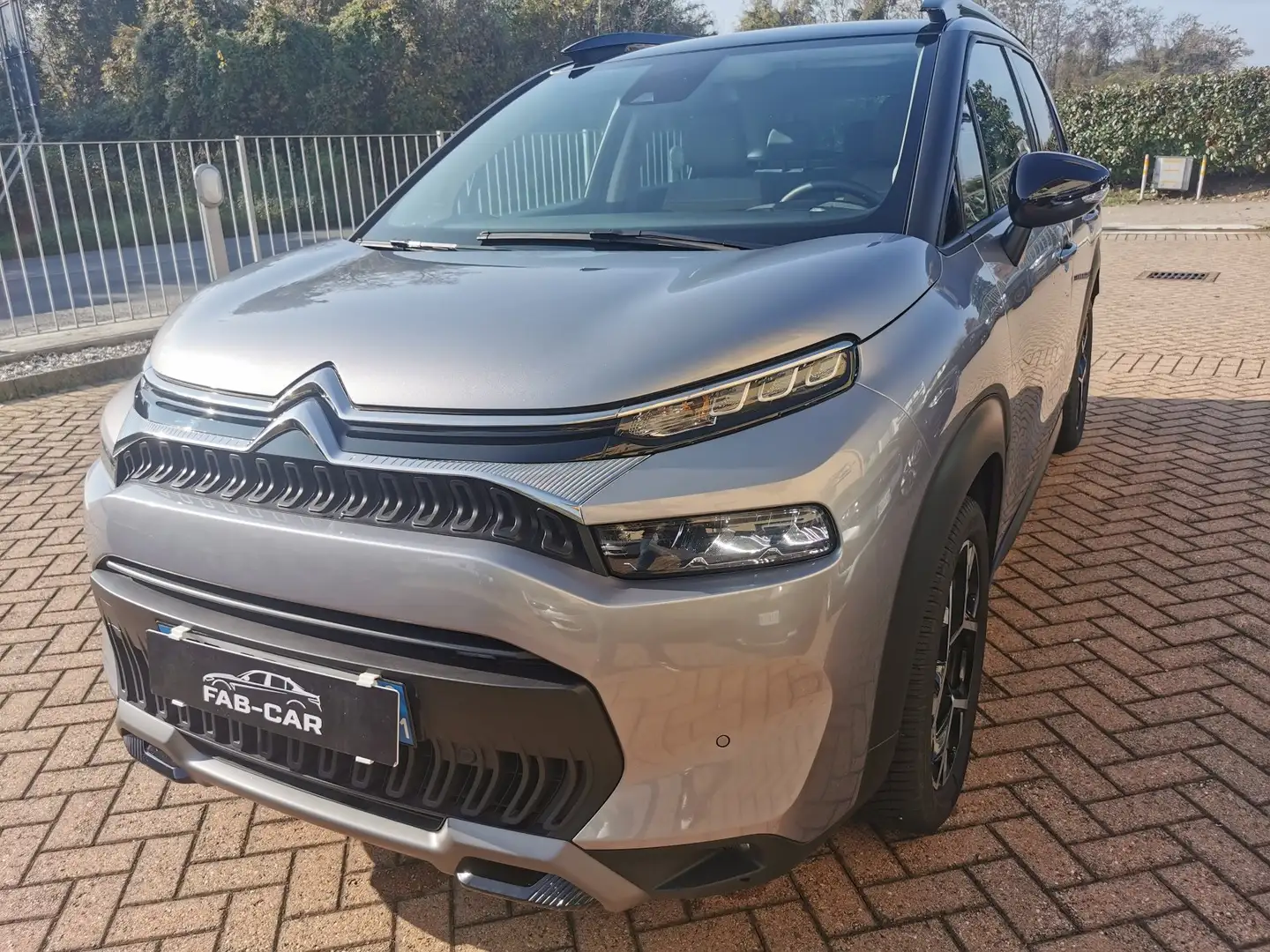 Citroen C3 Aircross 1.2 puretech Shine Pack s Grigio - 1