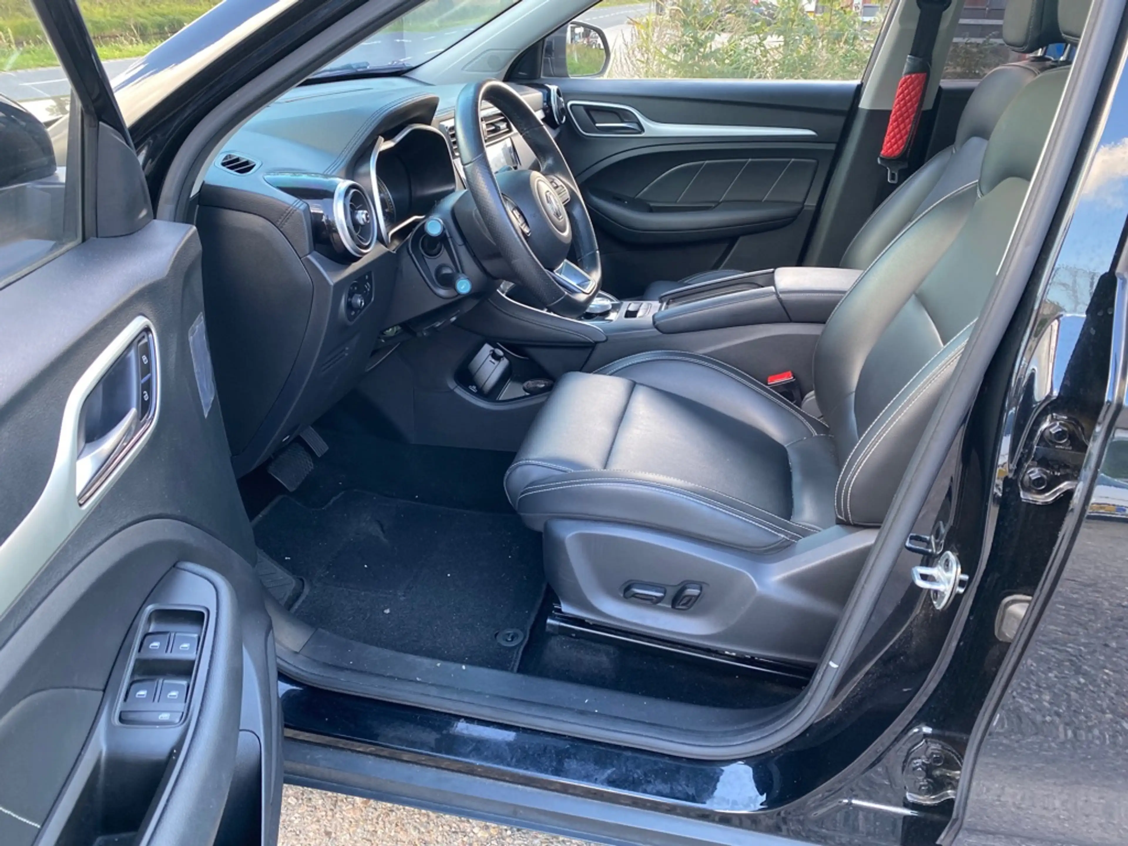 MG ZS MG EV Luxury 45 kWh — photo 7