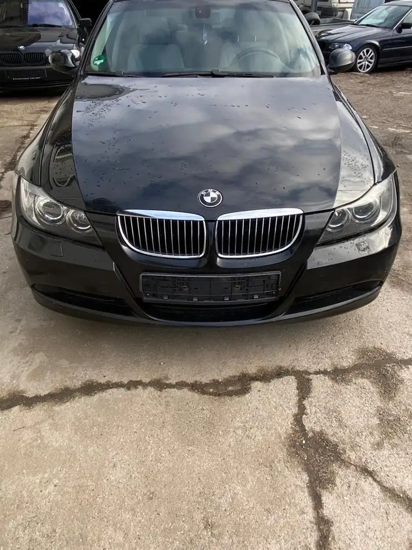 BMW 320 i Lim. (E90) Negru - 1