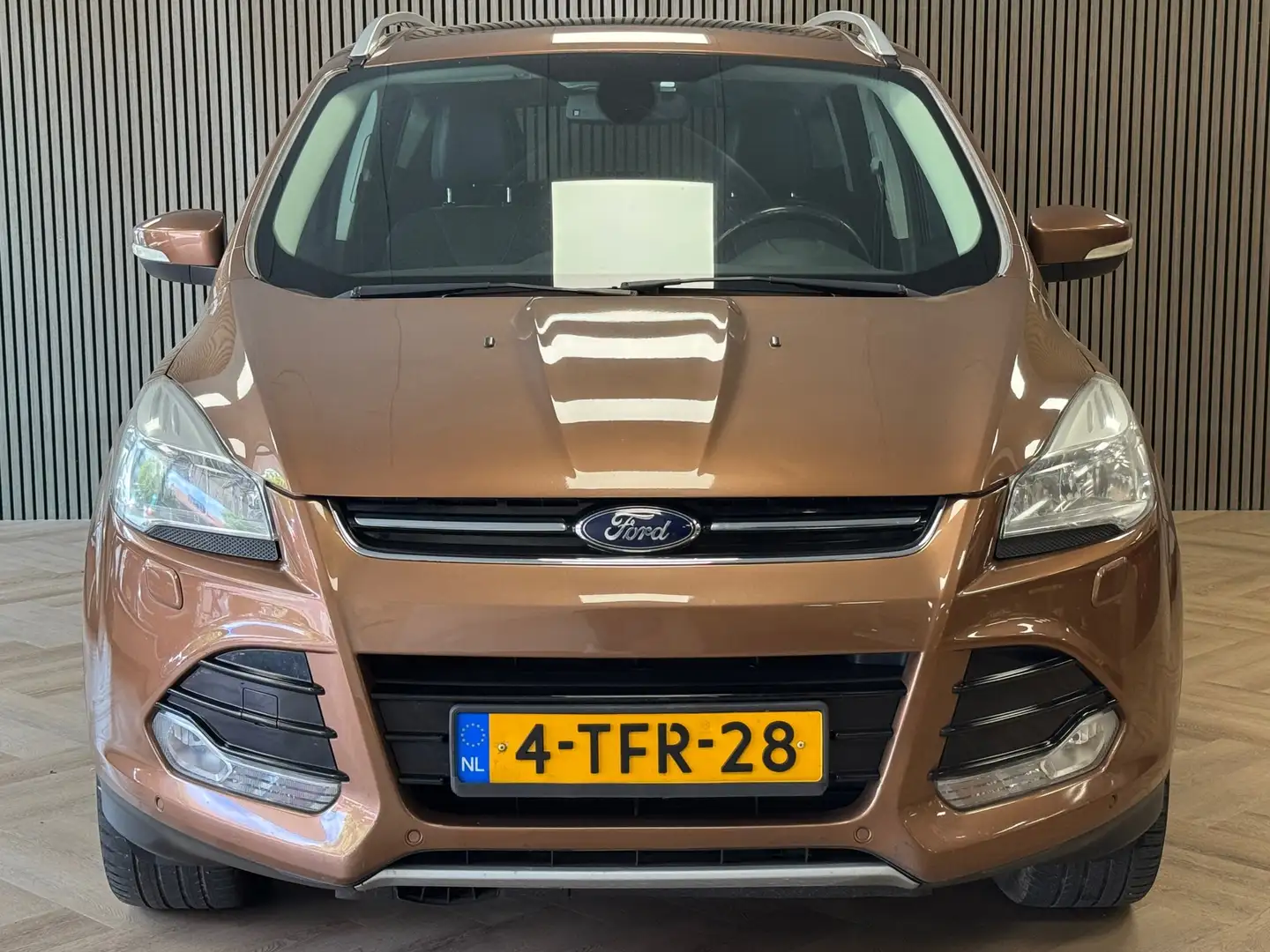 Ford Kuga 1.6 Titanium PANORAMADAK NAVIGATIE BLUETOOTH STOEL Bruin - 2