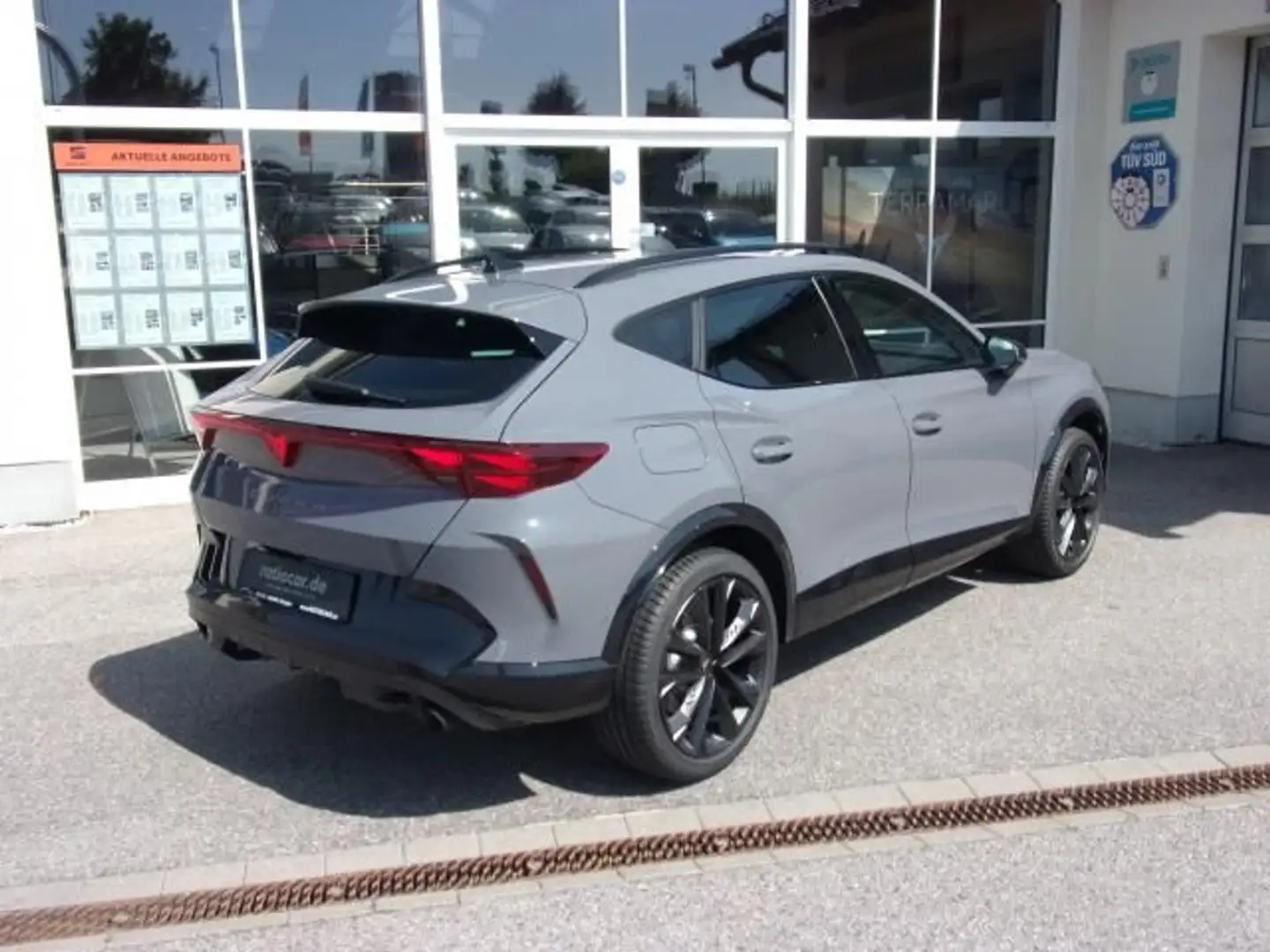 CUPRA Formentor FORMENTOR VZ BLACK EDITION 2.0 TSI DSG NAVI AHK Grijs - 2