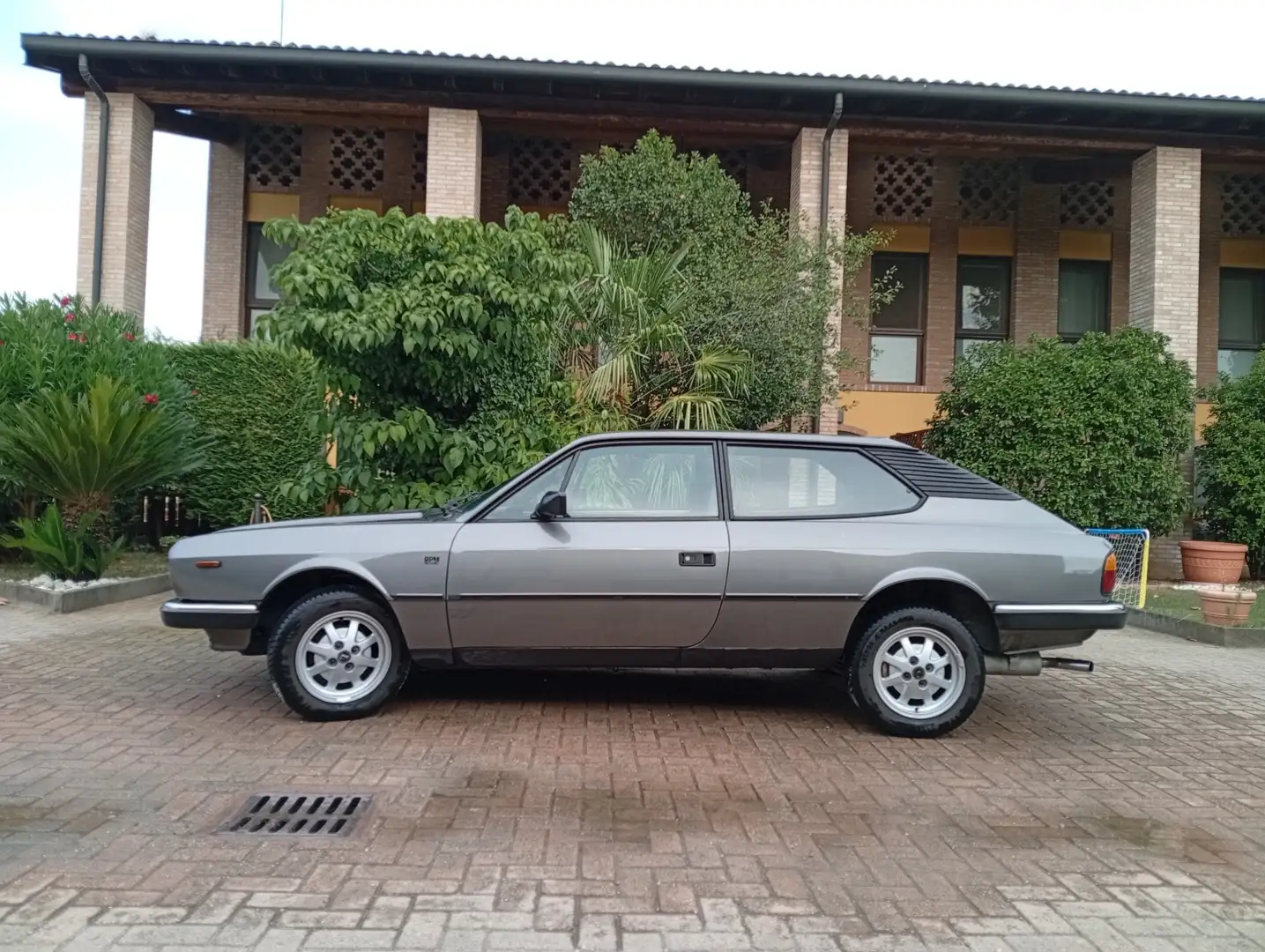 Lancia Beta HP 2.0 ie Executive - 2