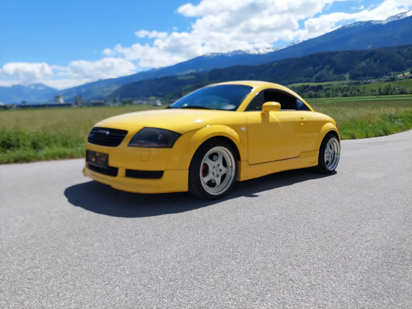 Audi TT Coupé 1,8 T quattro Gelb - 1