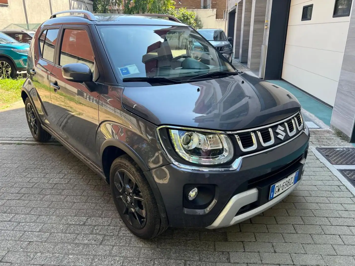 Suzuki Ignis 1.2 Hybrid Top Grau - 1