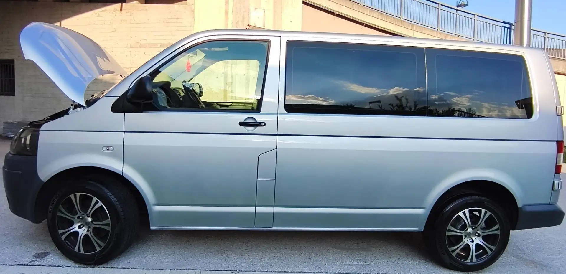 Volkswagen T5 Transporter Kastenwagen 2,0 TDI D-PF Silber - 2