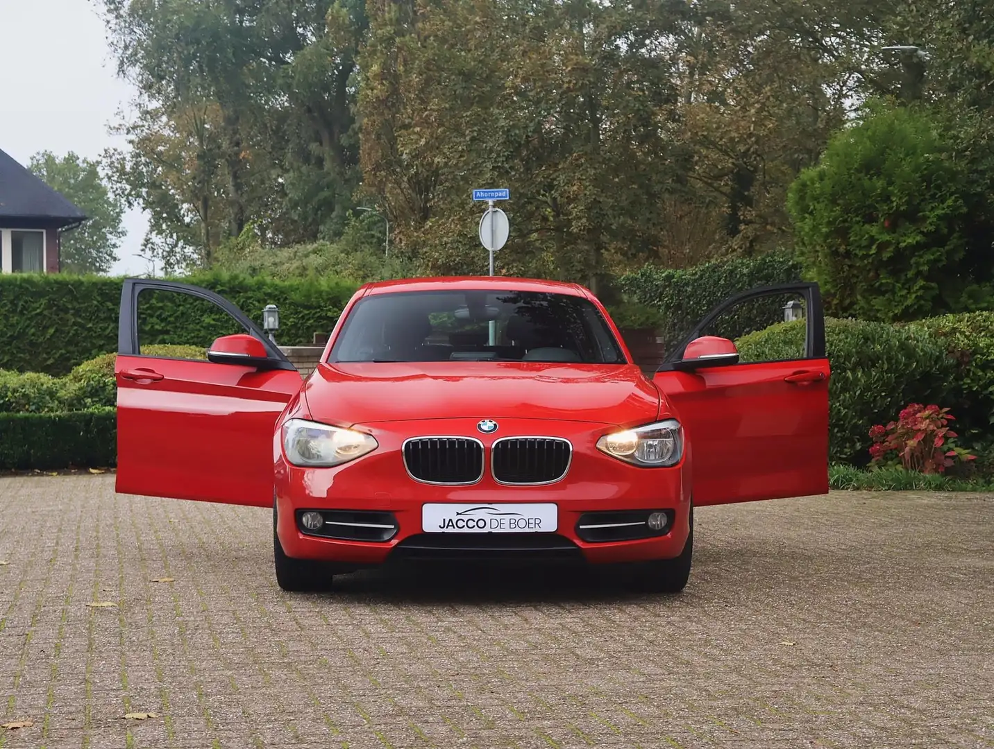 BMW 116 1-serie 116i Sportstoelen/M-Sportchassis/Bluetooth Rouge - 1