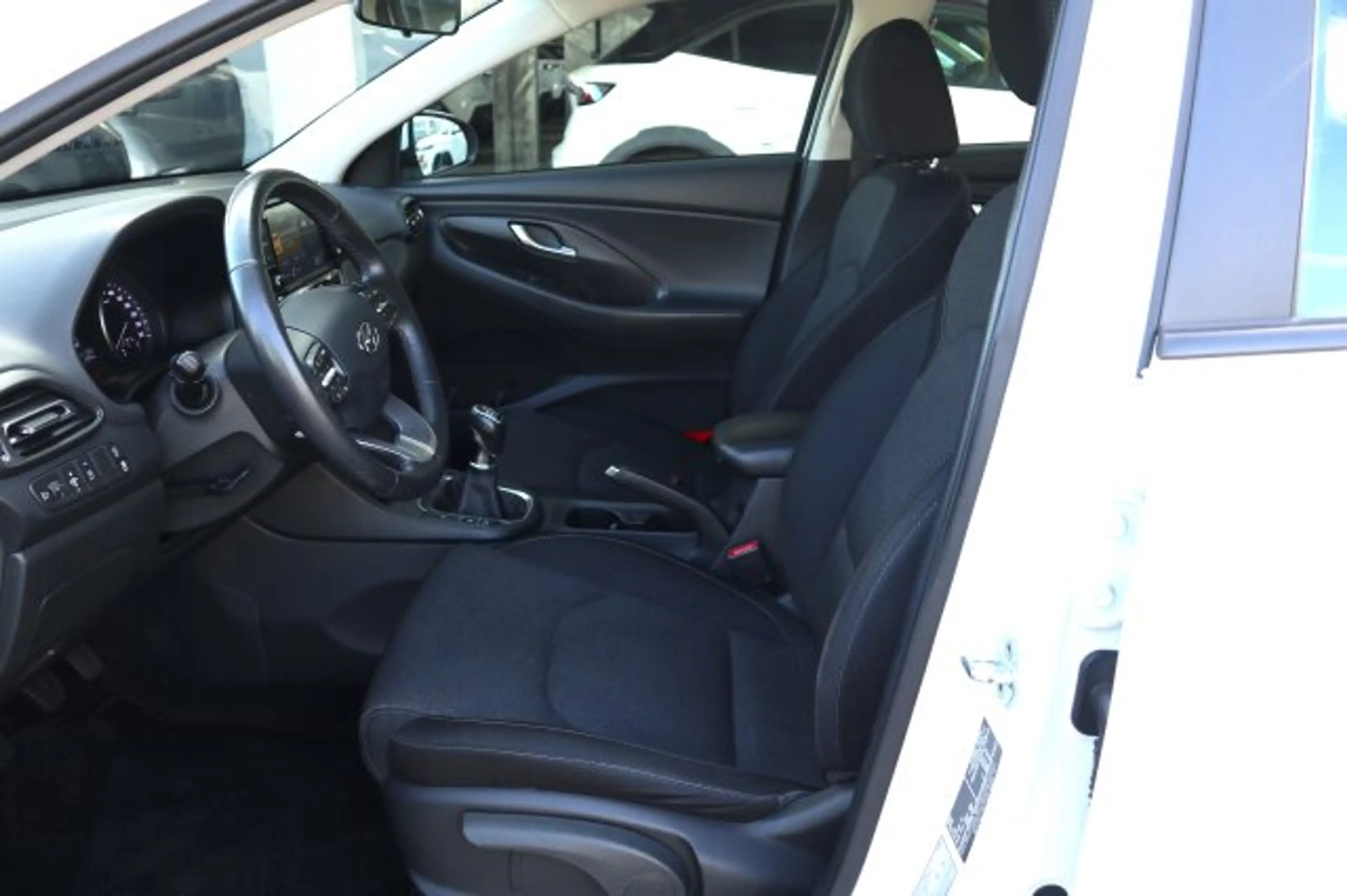 Hyundai i30 i30 1.0 T-GDI Trend Mild-Hybrid Klima/LM Autom. — photo 8