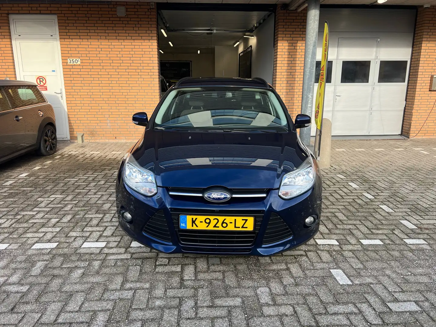 Ford Focus Wagon 1.0 EcoBoost Trend Blauw - 2