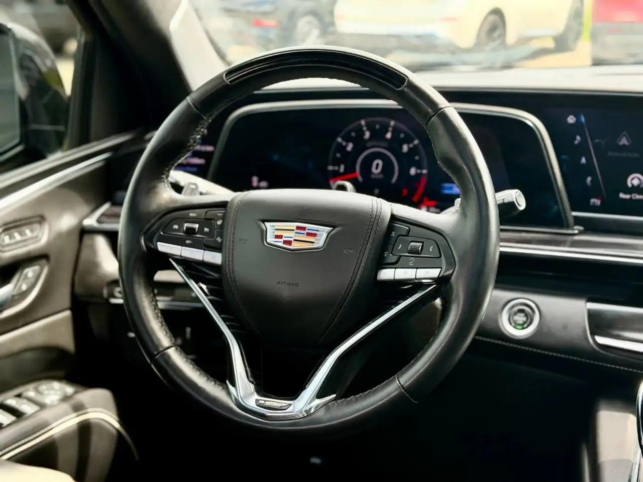 Cadillac Escalade снимка Cadillac Escalade