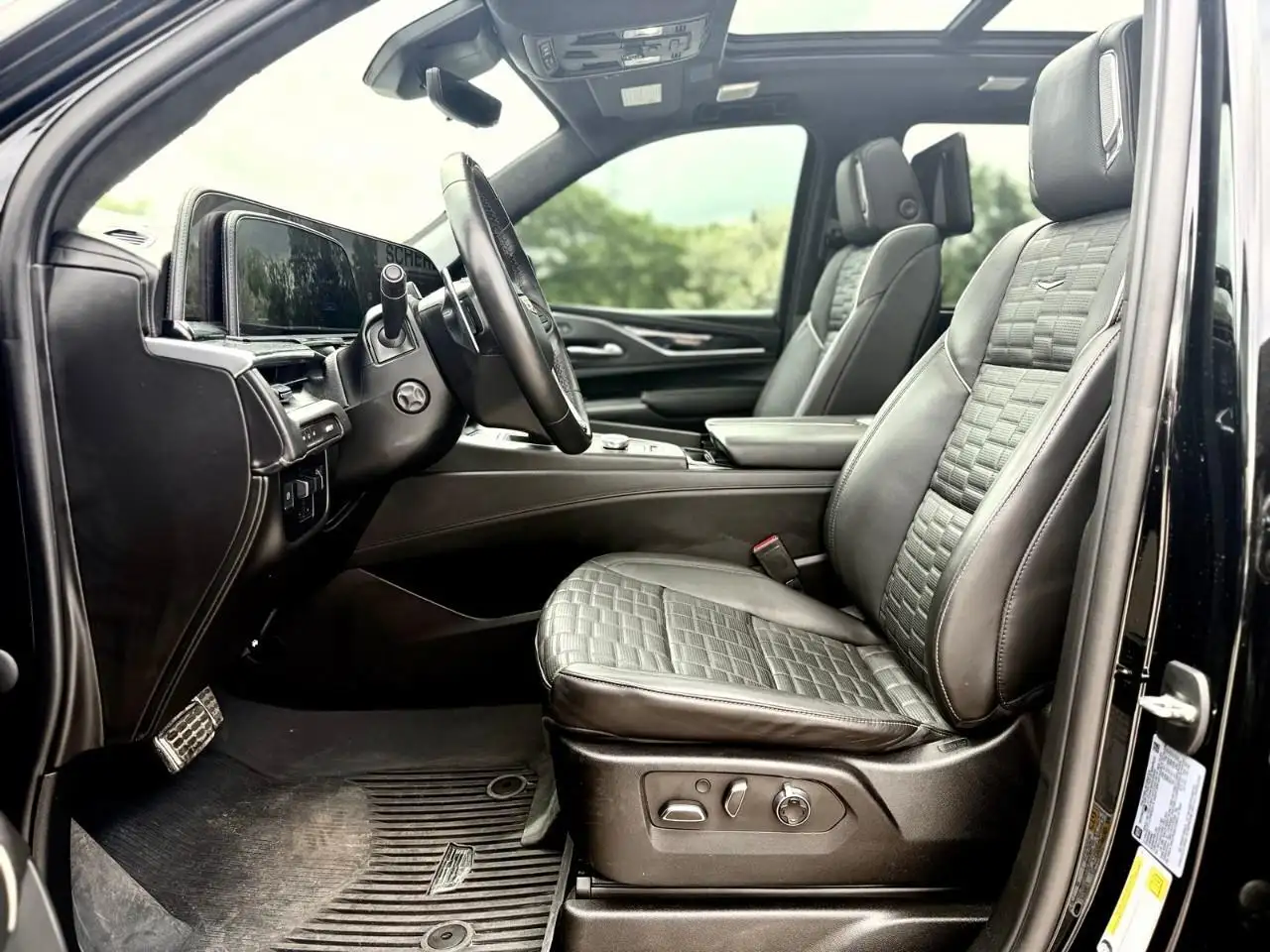 Cadillac Escalade снимка Cadillac Escalade