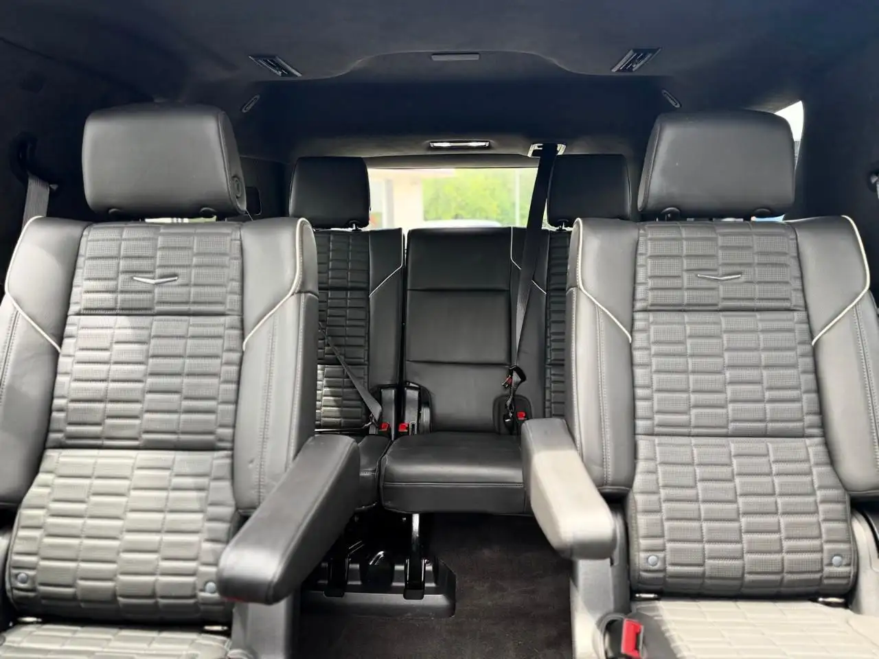 Cadillac Escalade снимка Cadillac Escalade