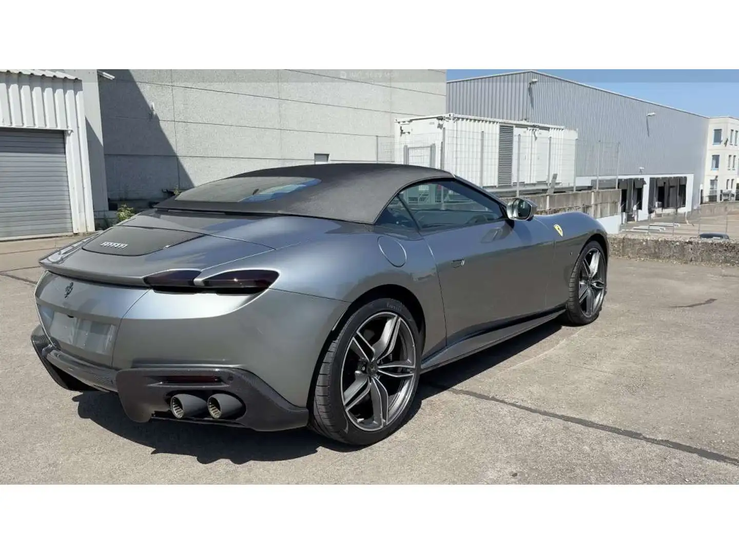 Ferrari Roma Spider Gris - 2