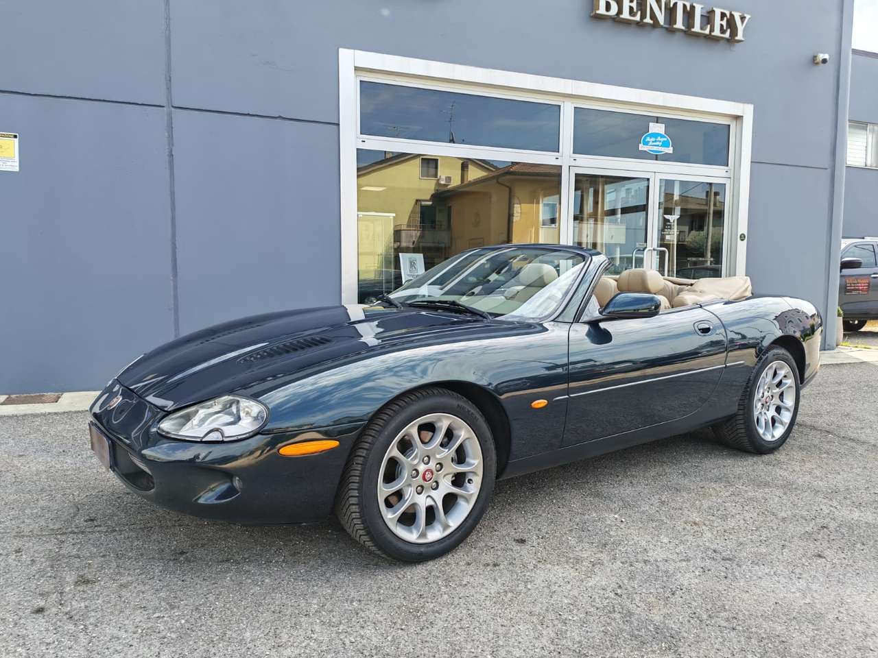 Jaguar XKR XKR Convertible 4.0