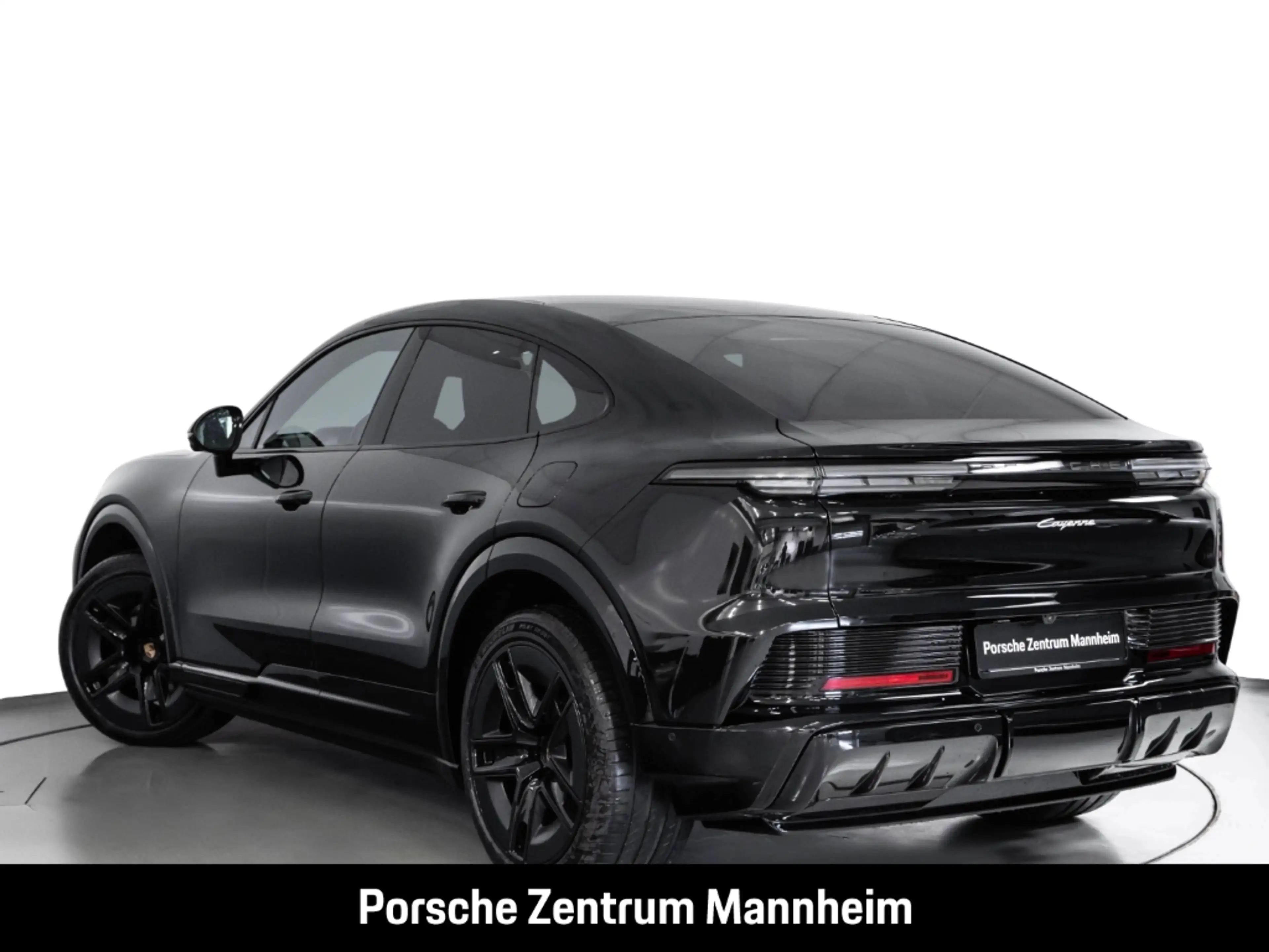 Porsche Cayenne Coupe Electric — photo 3
