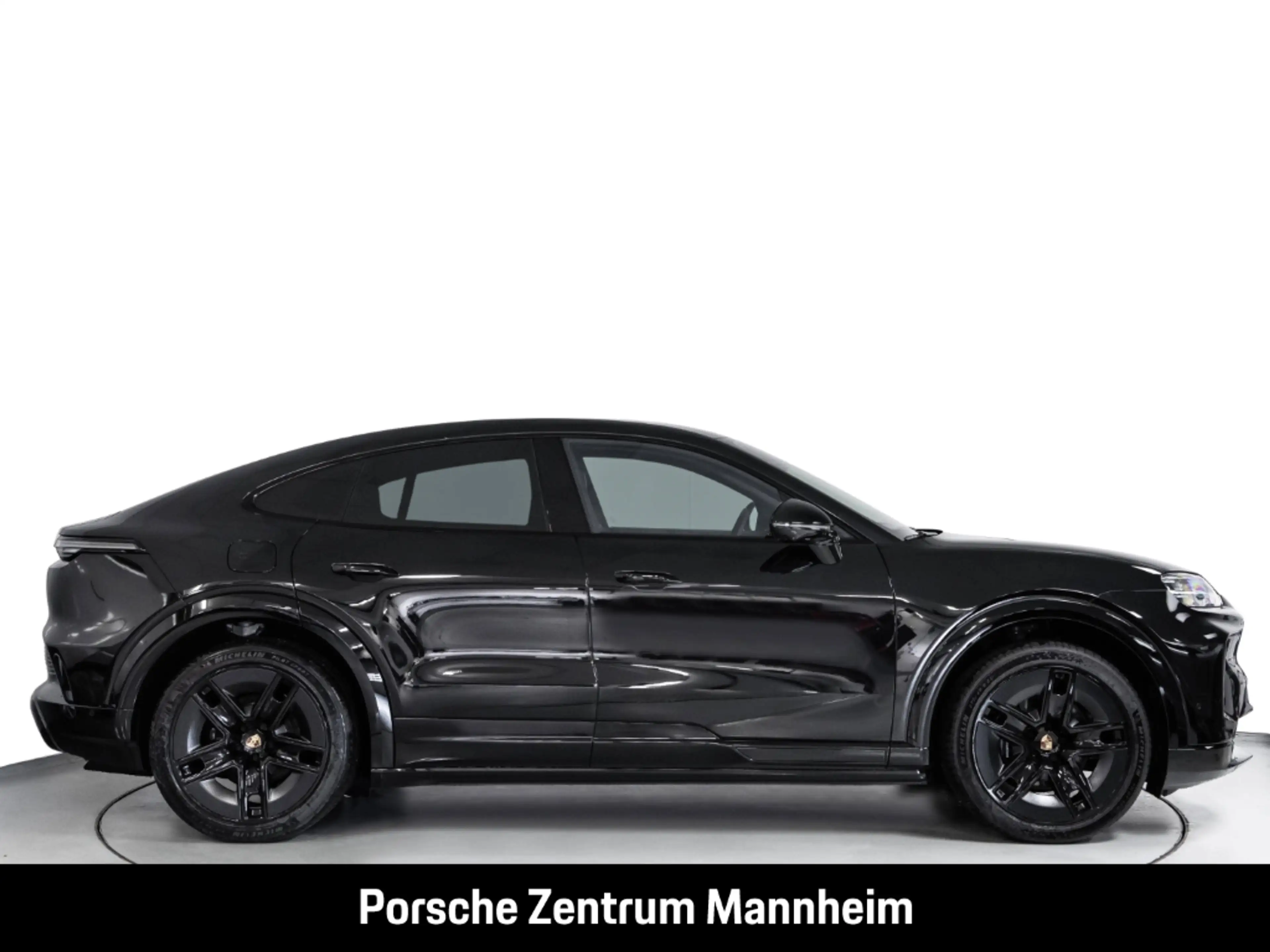 Porsche Cayenne Coupe Electric — photo 10