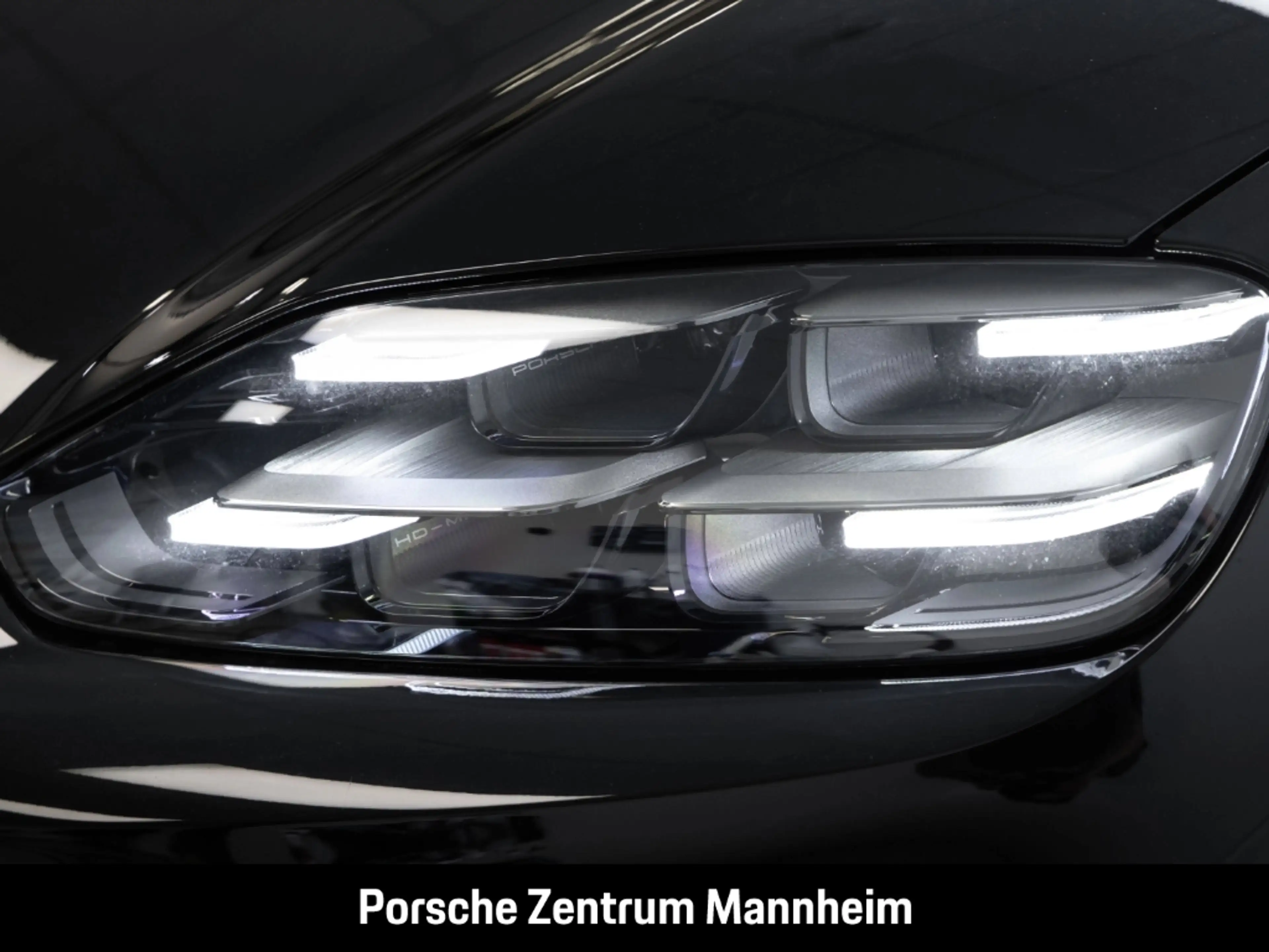 Porsche Cayenne Coupe Electric — photo 13