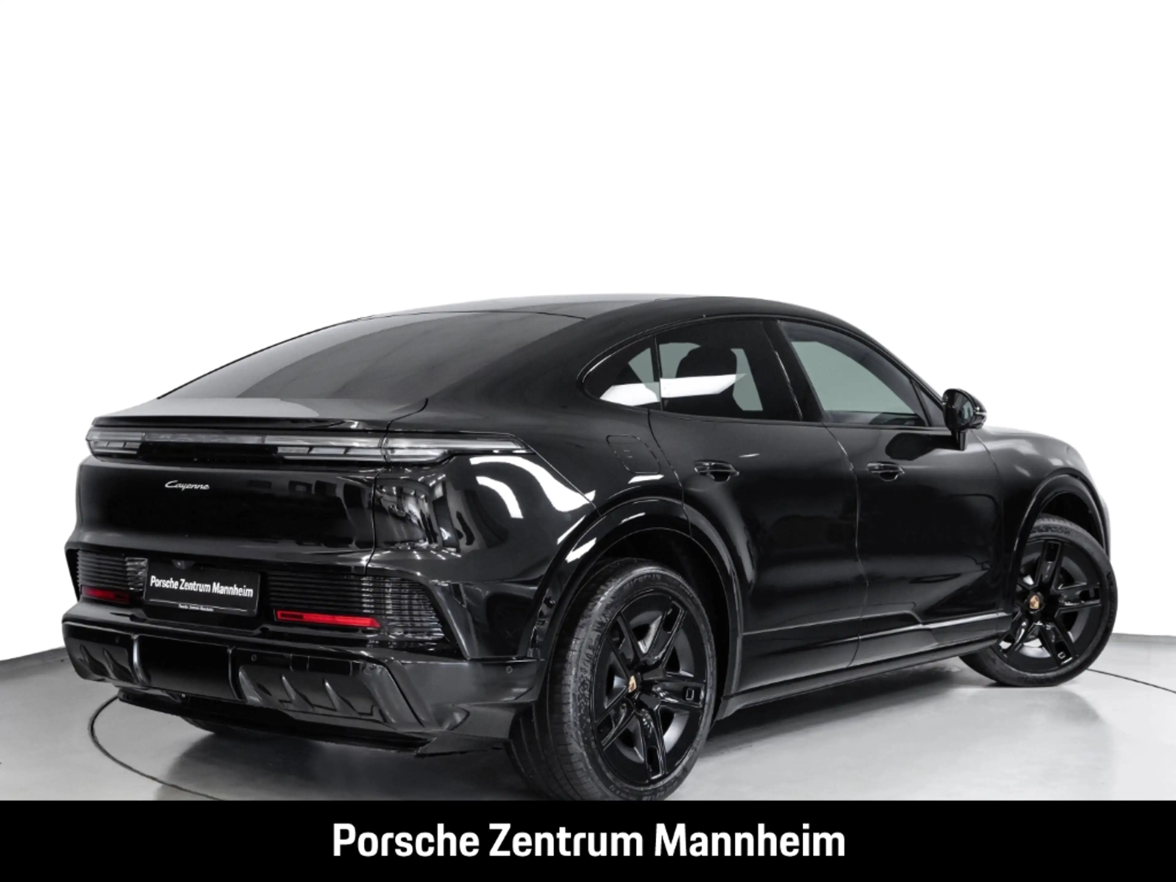 Porsche Cayenne Coupe Electric — photo 11