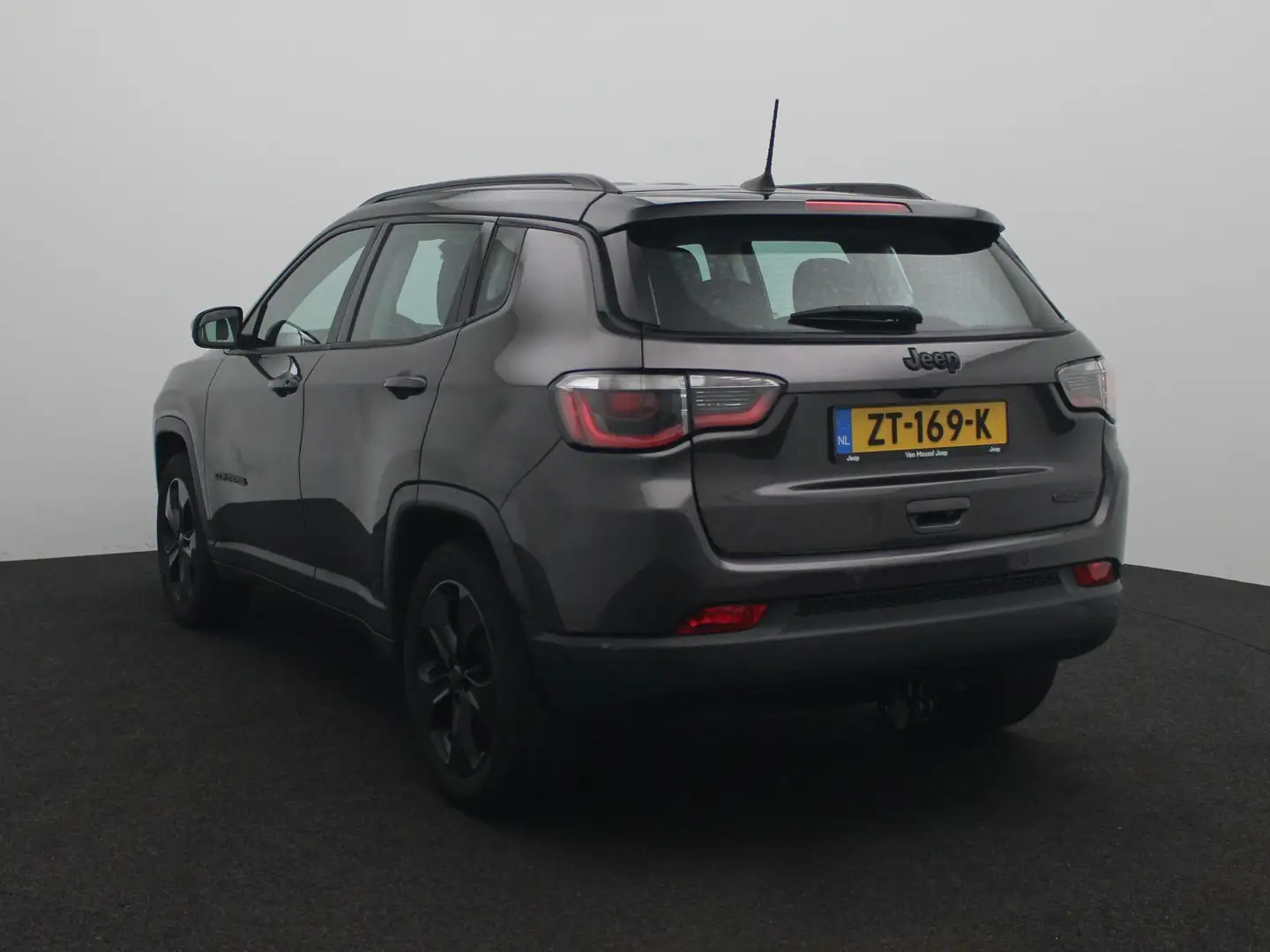 Jeep Compass 1.4 MultiAir Night Eagle | Trekhaak | Navigatie | Grijs - 2