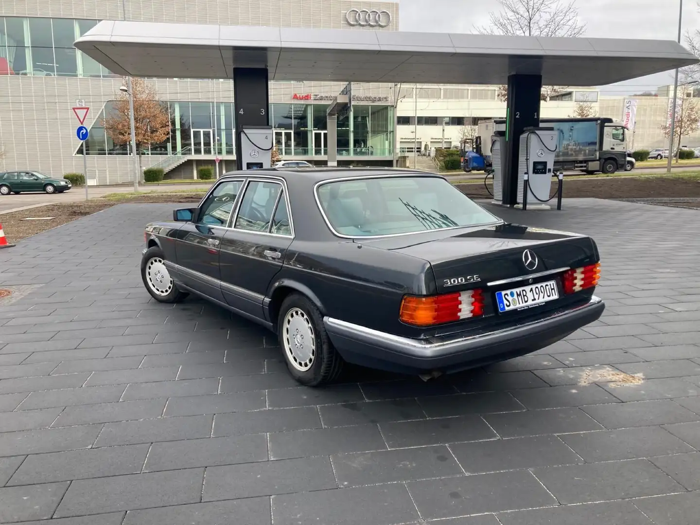 Mercedes-Benz S 300 300 SE Oldtimer*SHD*SHZ*LEDER*KLIMA*Volle Hist. Černá - 2