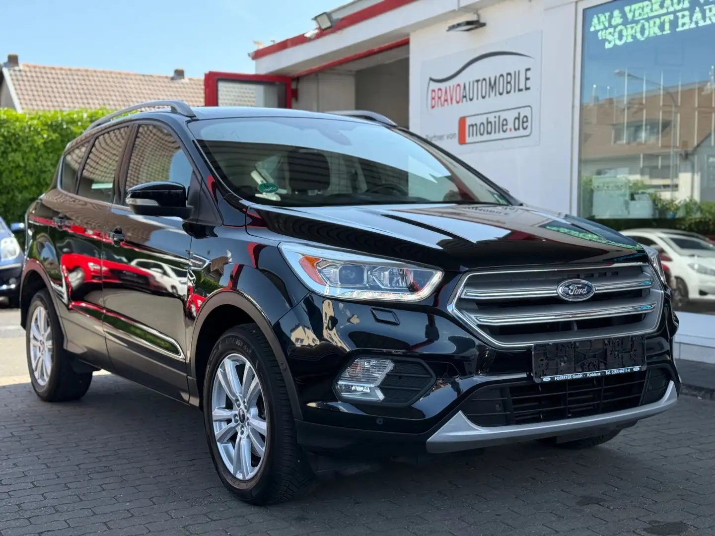 Ford Kuga Business Edition XENON/DISPLAY/TEMPOMAT/SHZ Schwarz - 1