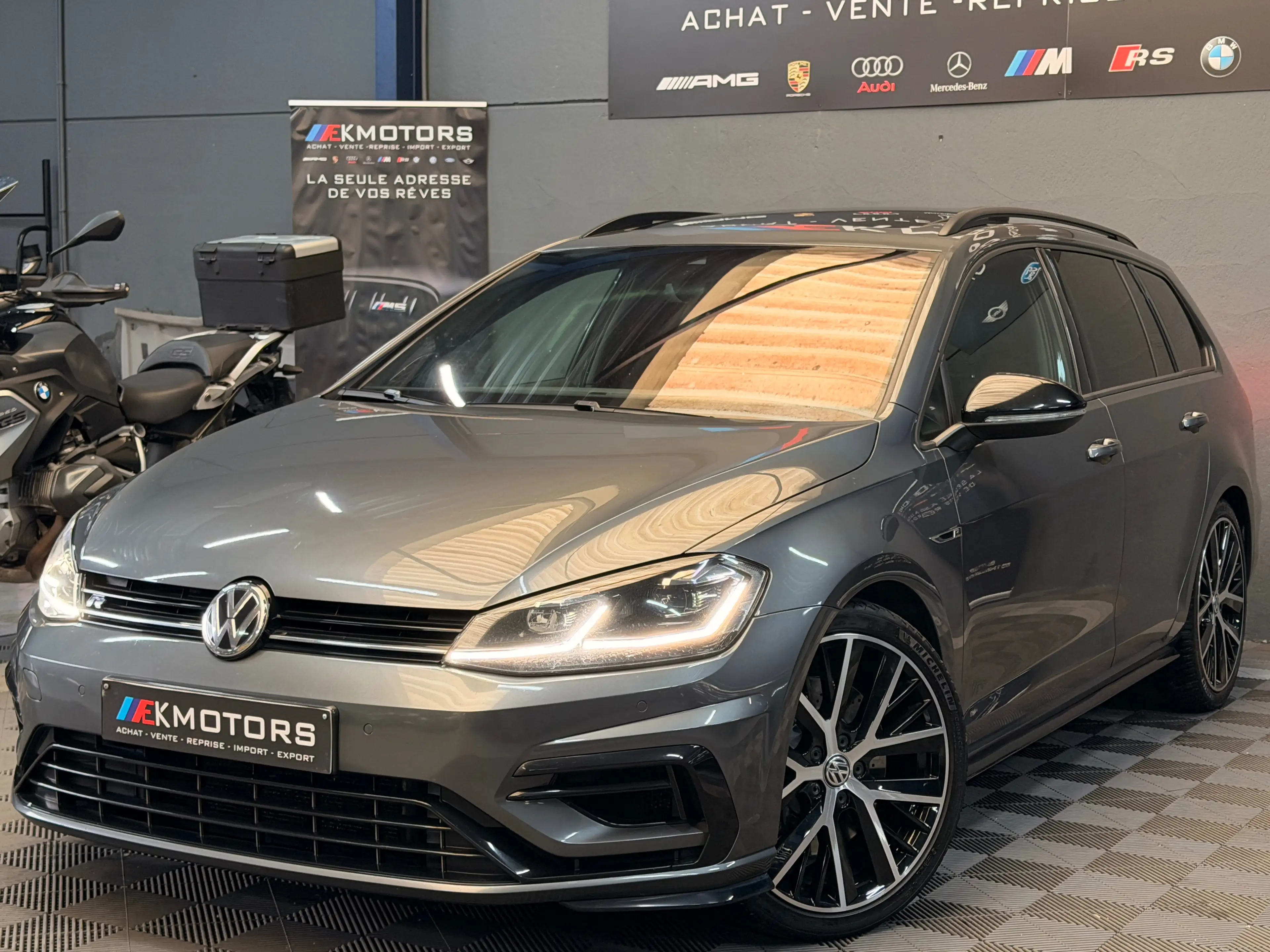 Volkswagen Golf R °DSG°FULL OPTS°PANO°NEW-CONDITION°BELGIUM CAR