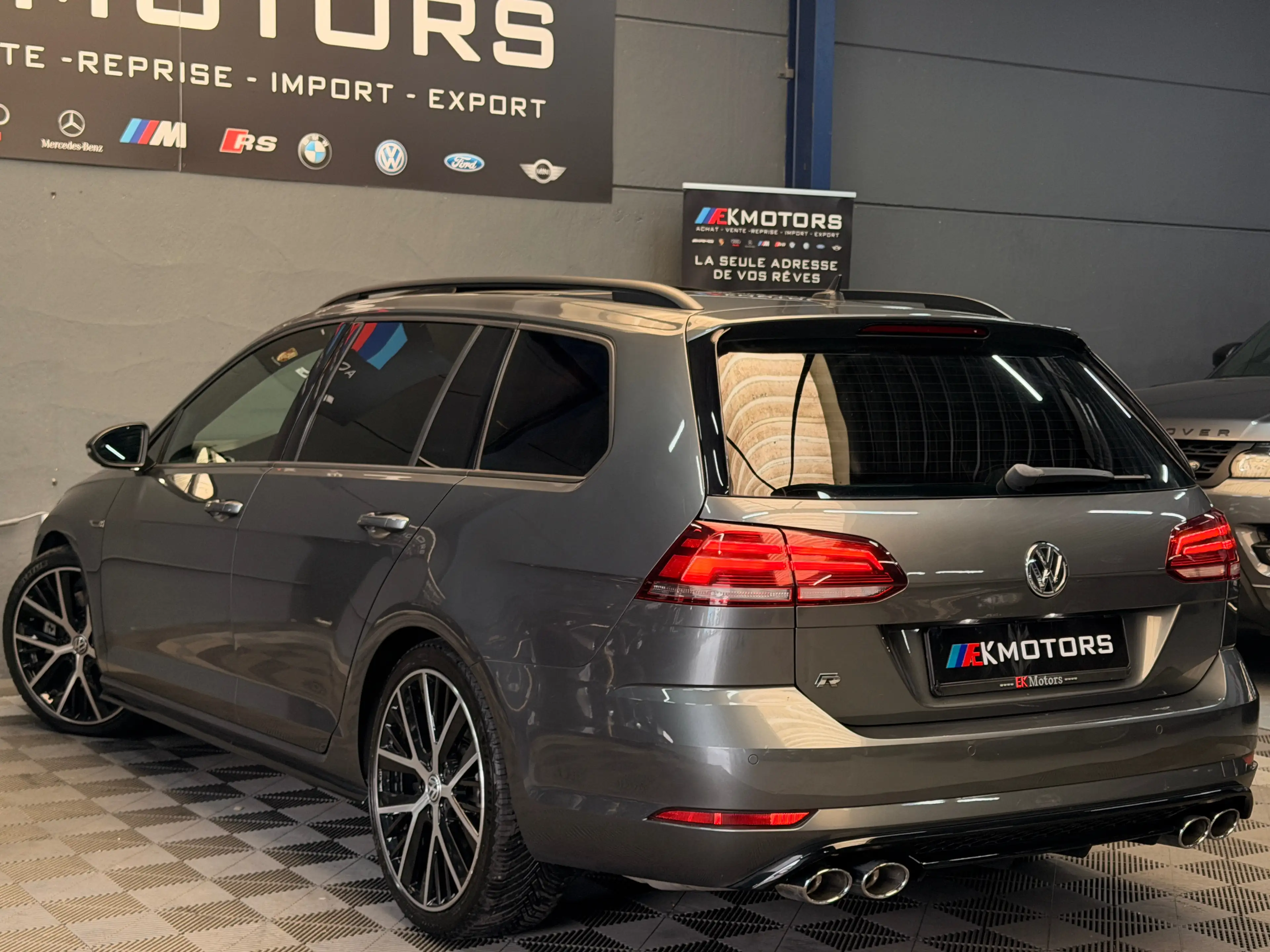 Volkswagen Golf R °DSG°FULL OPTS°PANO°NEW-CONDITION°BELGIUM CAR — photo 4