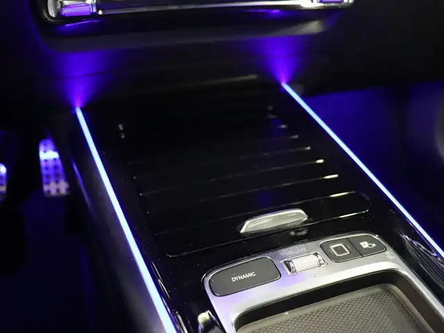 Mercedes-Benz GLA view 15