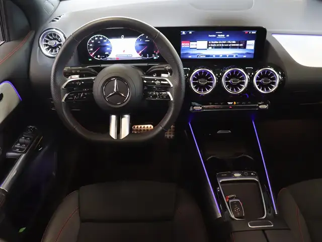 Mercedes-Benz GLA view 13
